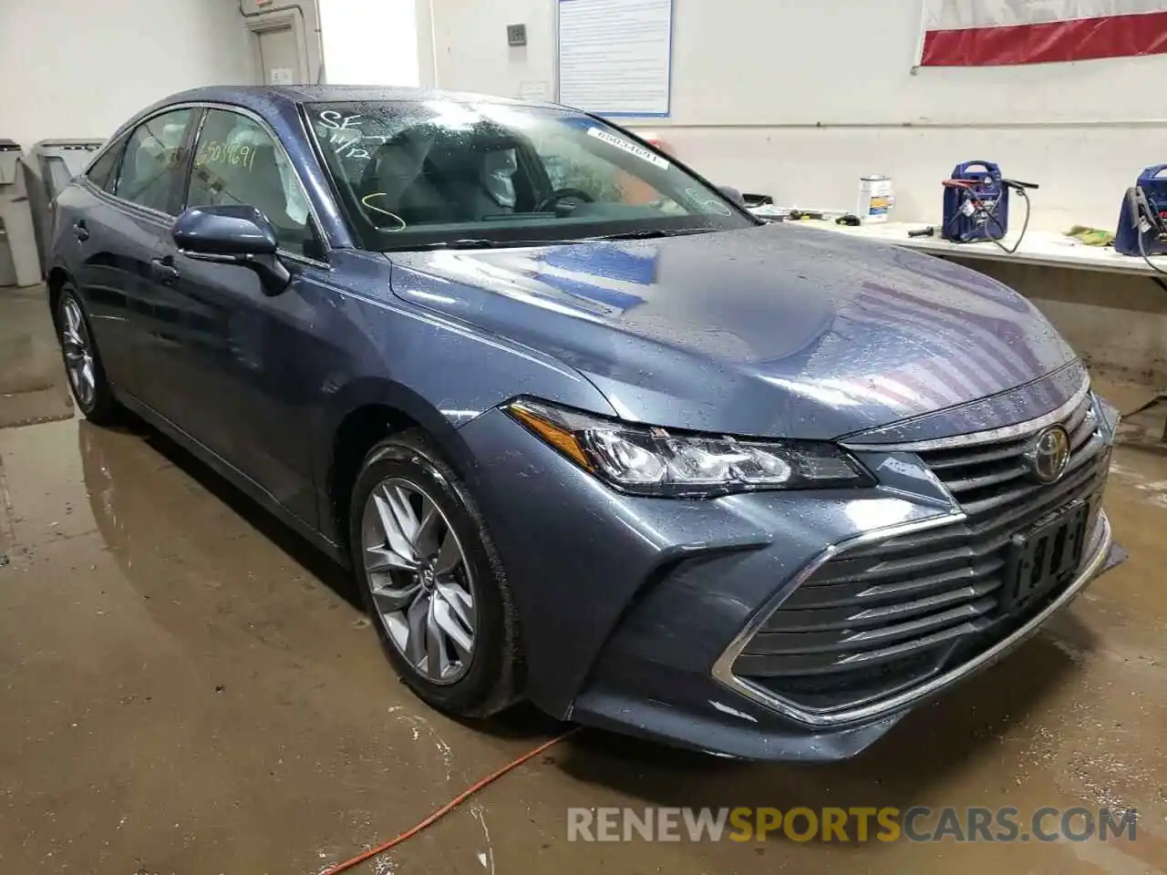 1 Photograph of a damaged car 4T1BZ1FB4KU036276 TOYOTA AVALON 2019