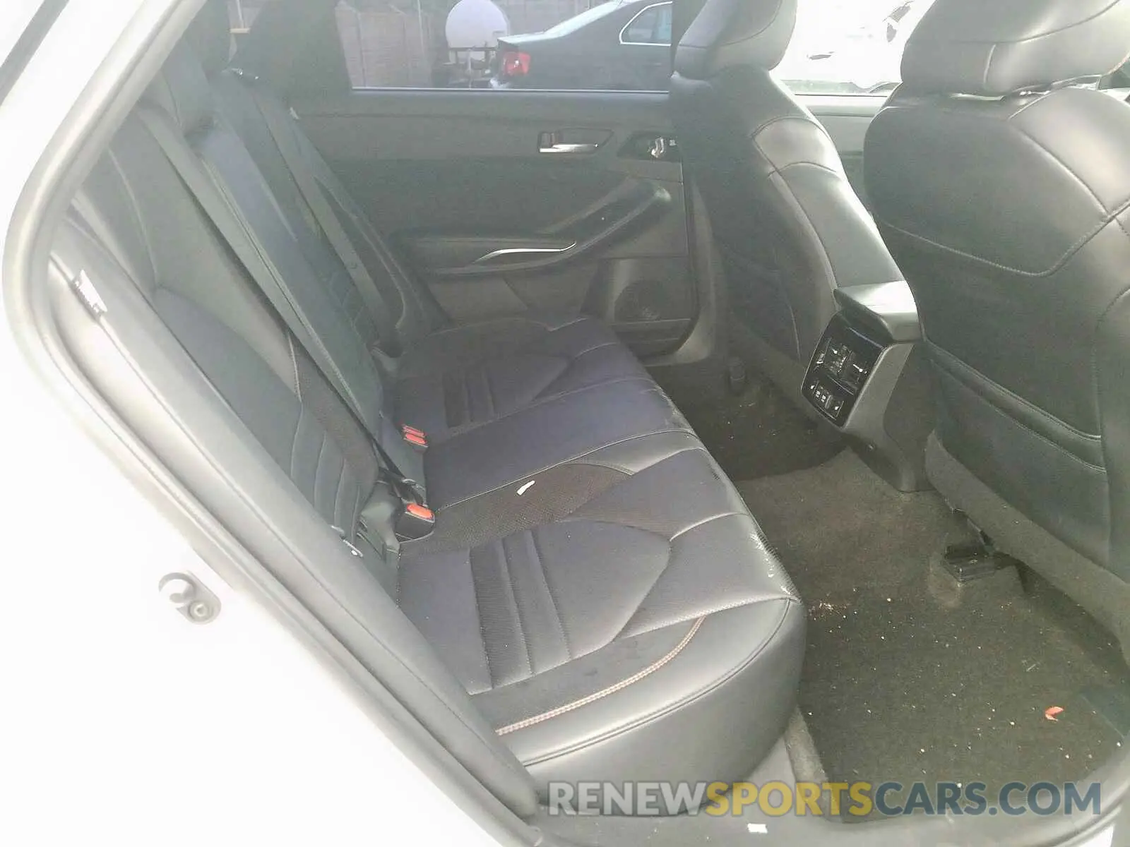 6 Photograph of a damaged car 4T1BZ1FB4KU036861 TOYOTA AVALON 2019