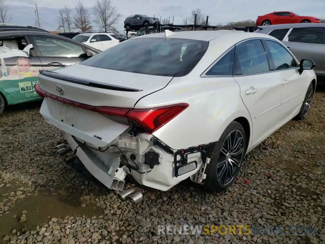 4 Photograph of a damaged car 4T1BZ1FB5KU001617 TOYOTA AVALON 2019