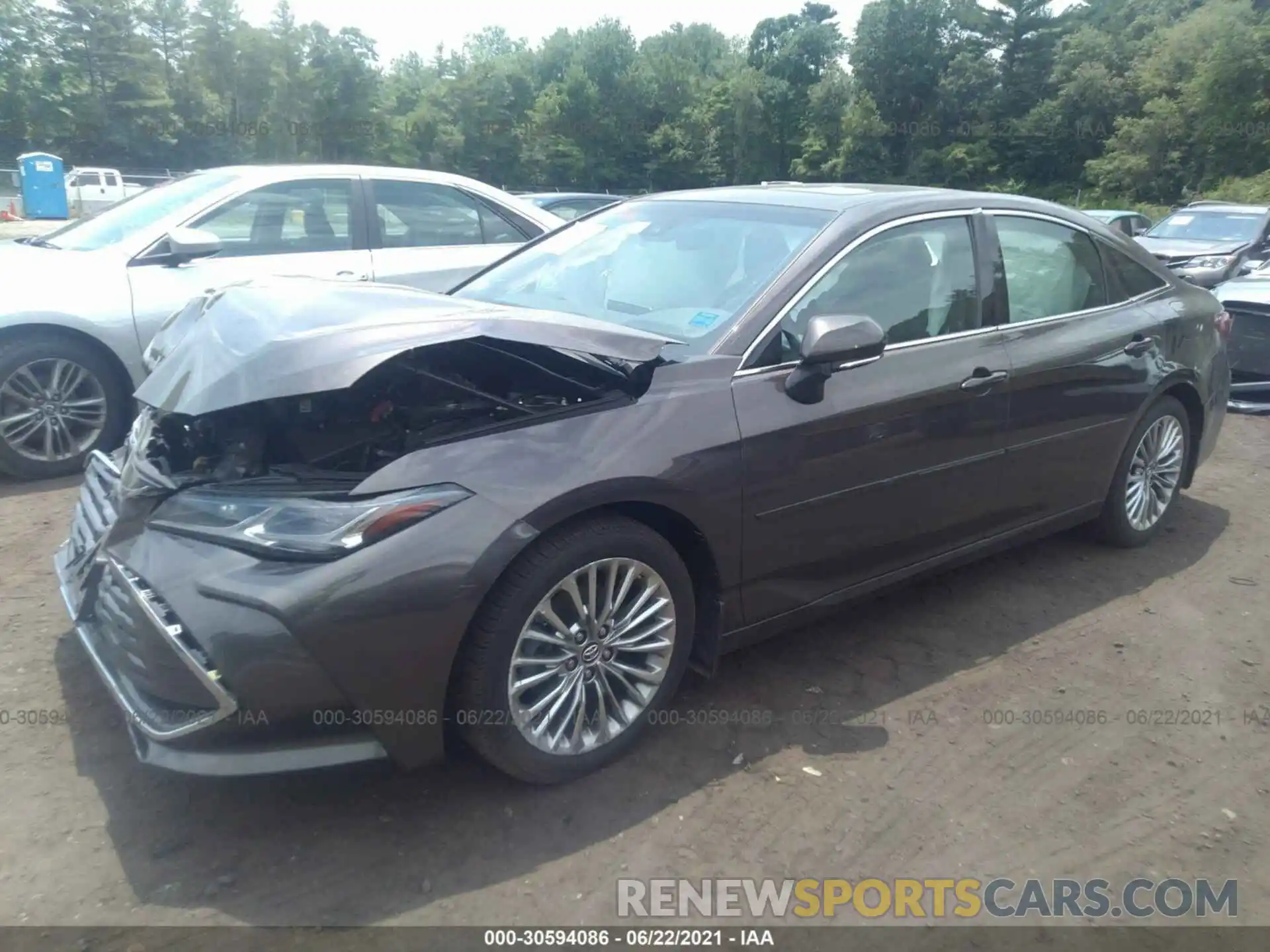 2 Photograph of a damaged car 4T1BZ1FB5KU002931 TOYOTA AVALON 2019