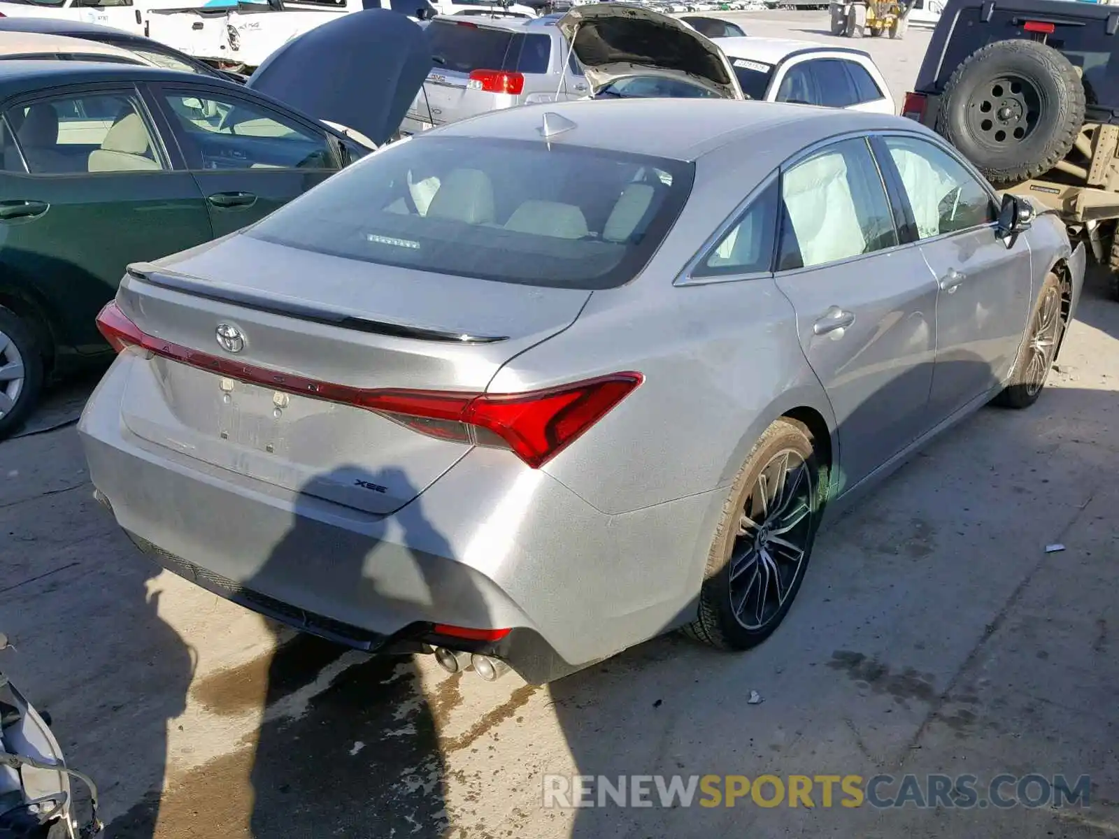 4 Photograph of a damaged car 4T1BZ1FB5KU006817 TOYOTA AVALON 2019