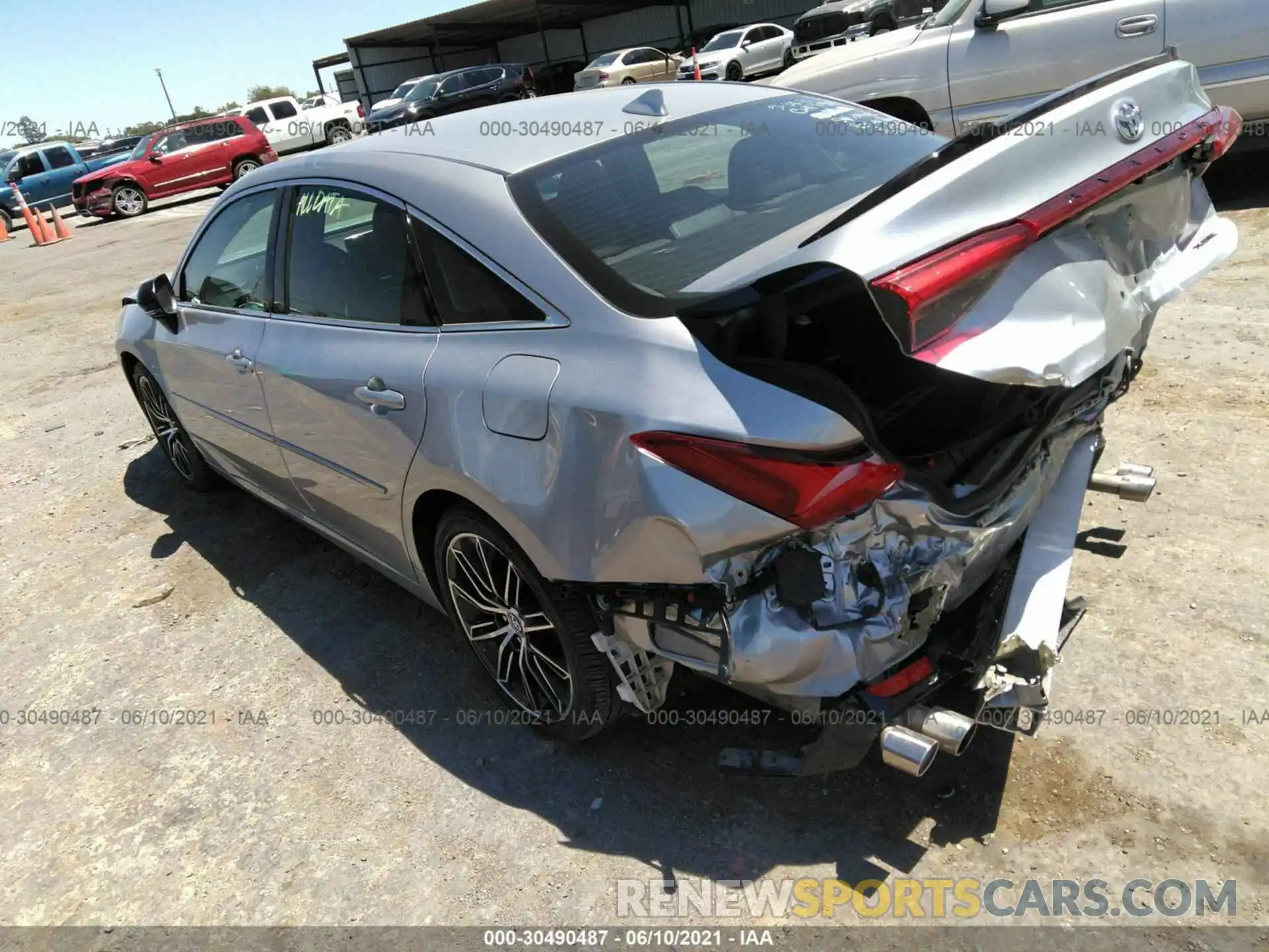 3 Photograph of a damaged car 4T1BZ1FB5KU010978 TOYOTA AVALON 2019