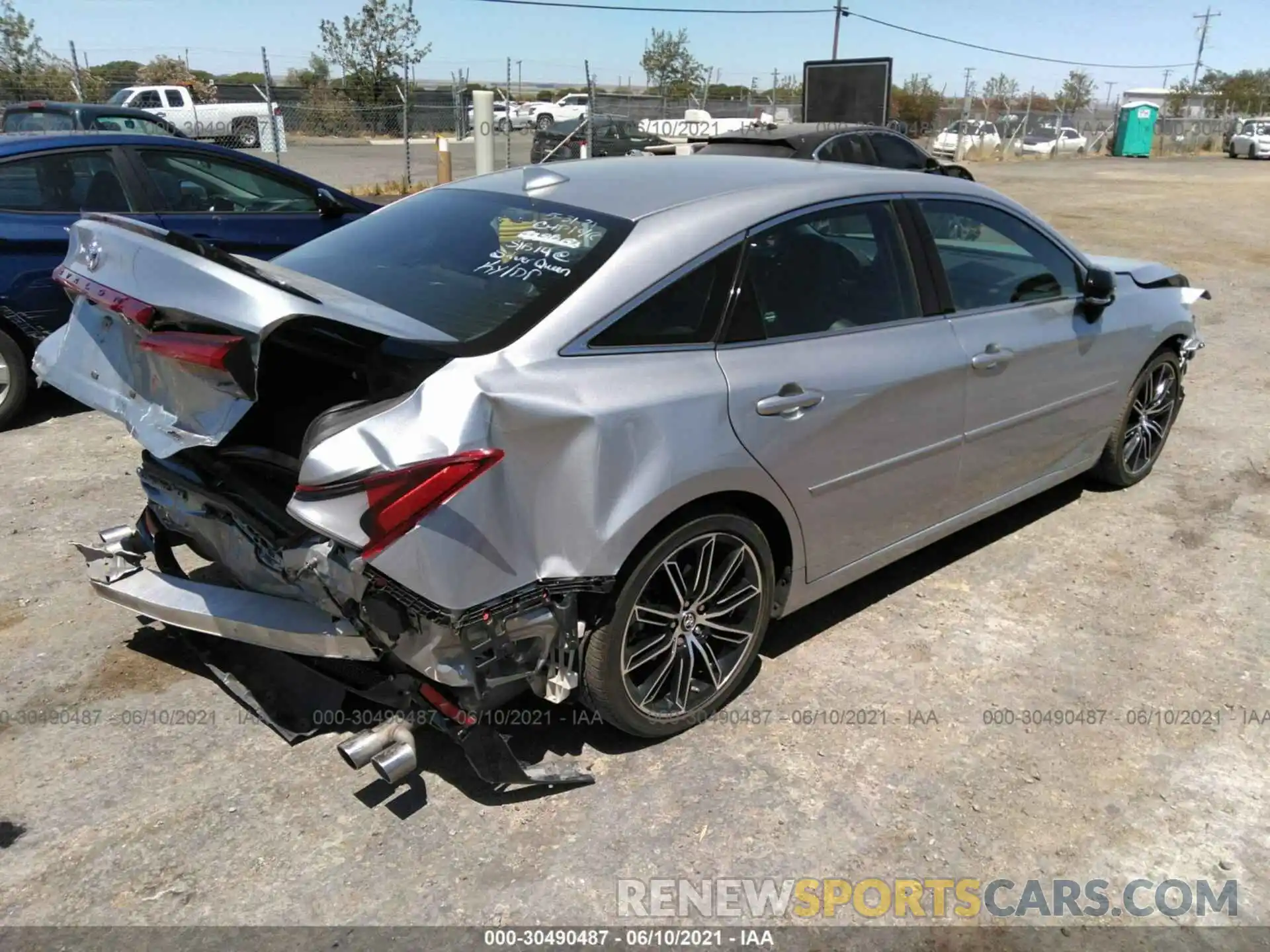 4 Photograph of a damaged car 4T1BZ1FB5KU010978 TOYOTA AVALON 2019