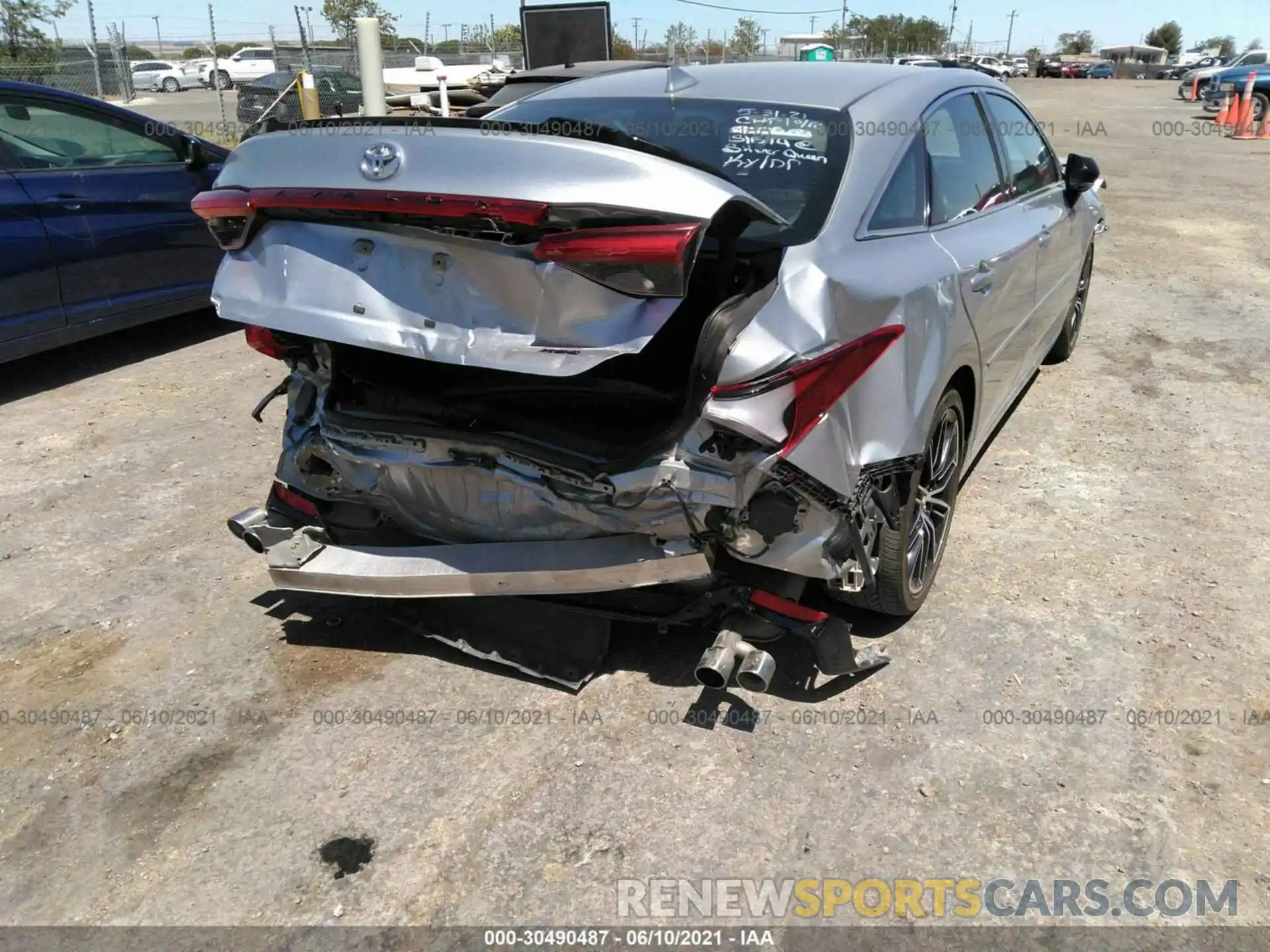 6 Photograph of a damaged car 4T1BZ1FB5KU010978 TOYOTA AVALON 2019