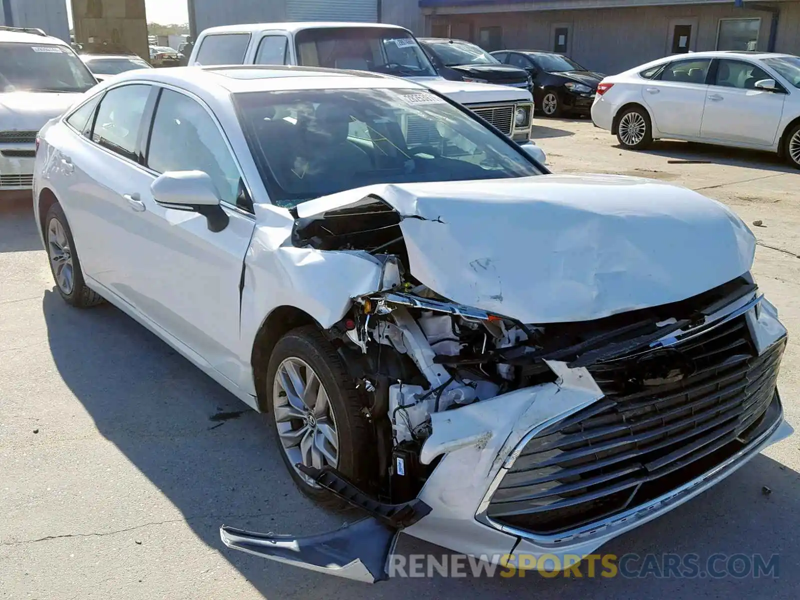 1 Photograph of a damaged car 4T1BZ1FB5KU011127 TOYOTA AVALON 2019