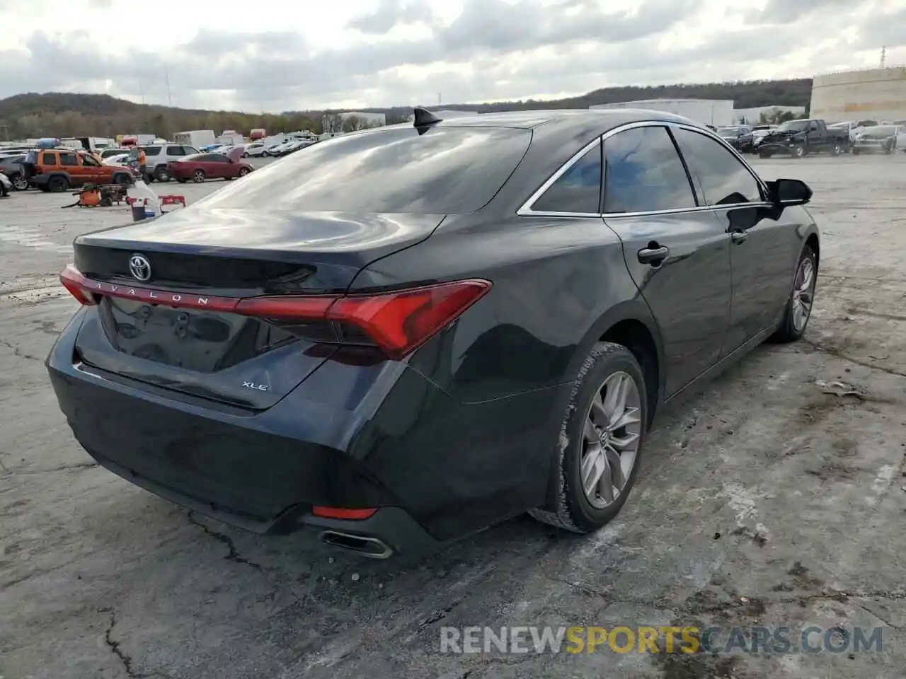 4 Photograph of a damaged car 4T1BZ1FB5KU012990 TOYOTA AVALON 2019