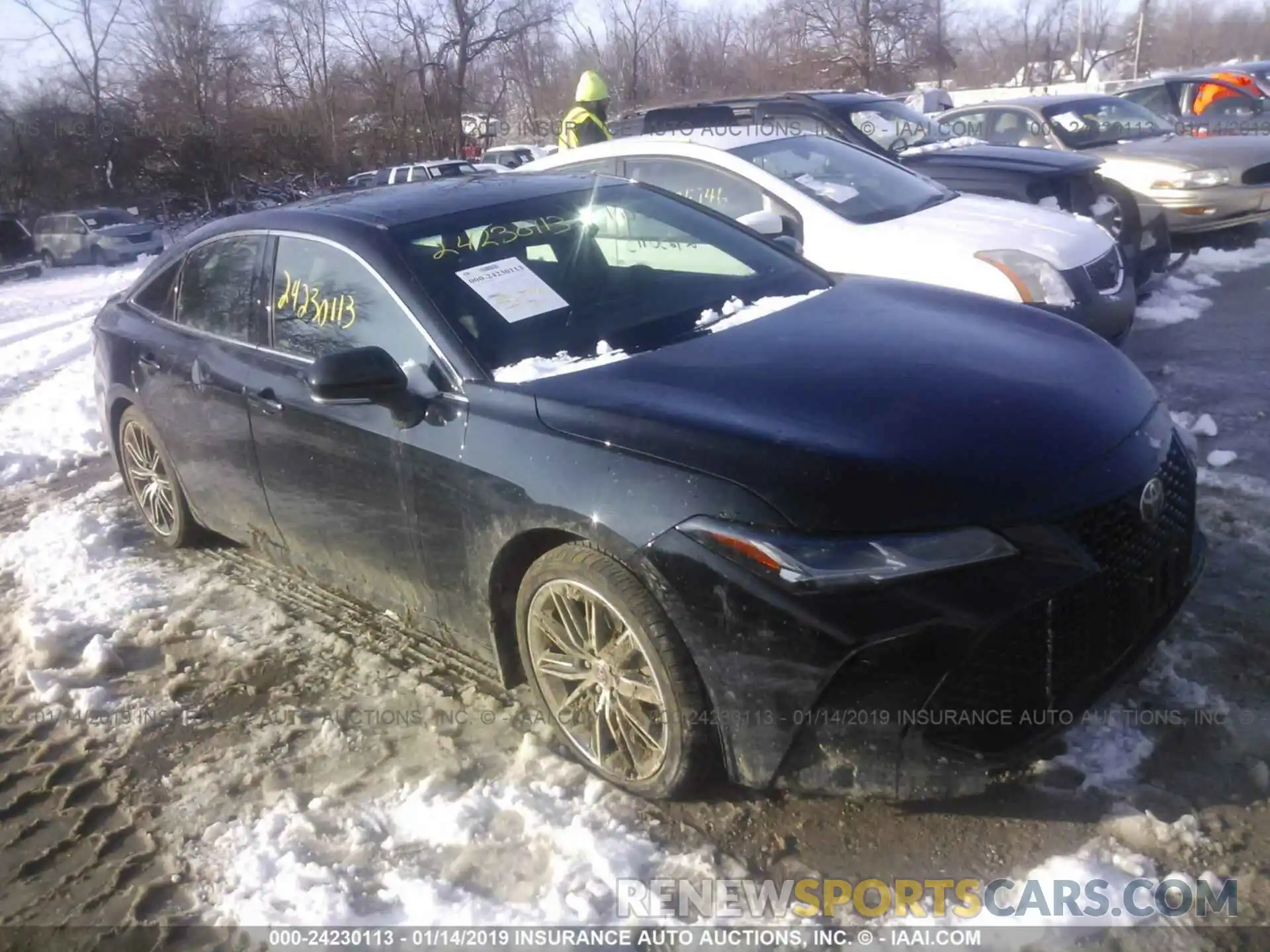 1 Photograph of a damaged car 4T1BZ1FB5KU015128 TOYOTA AVALON 2019