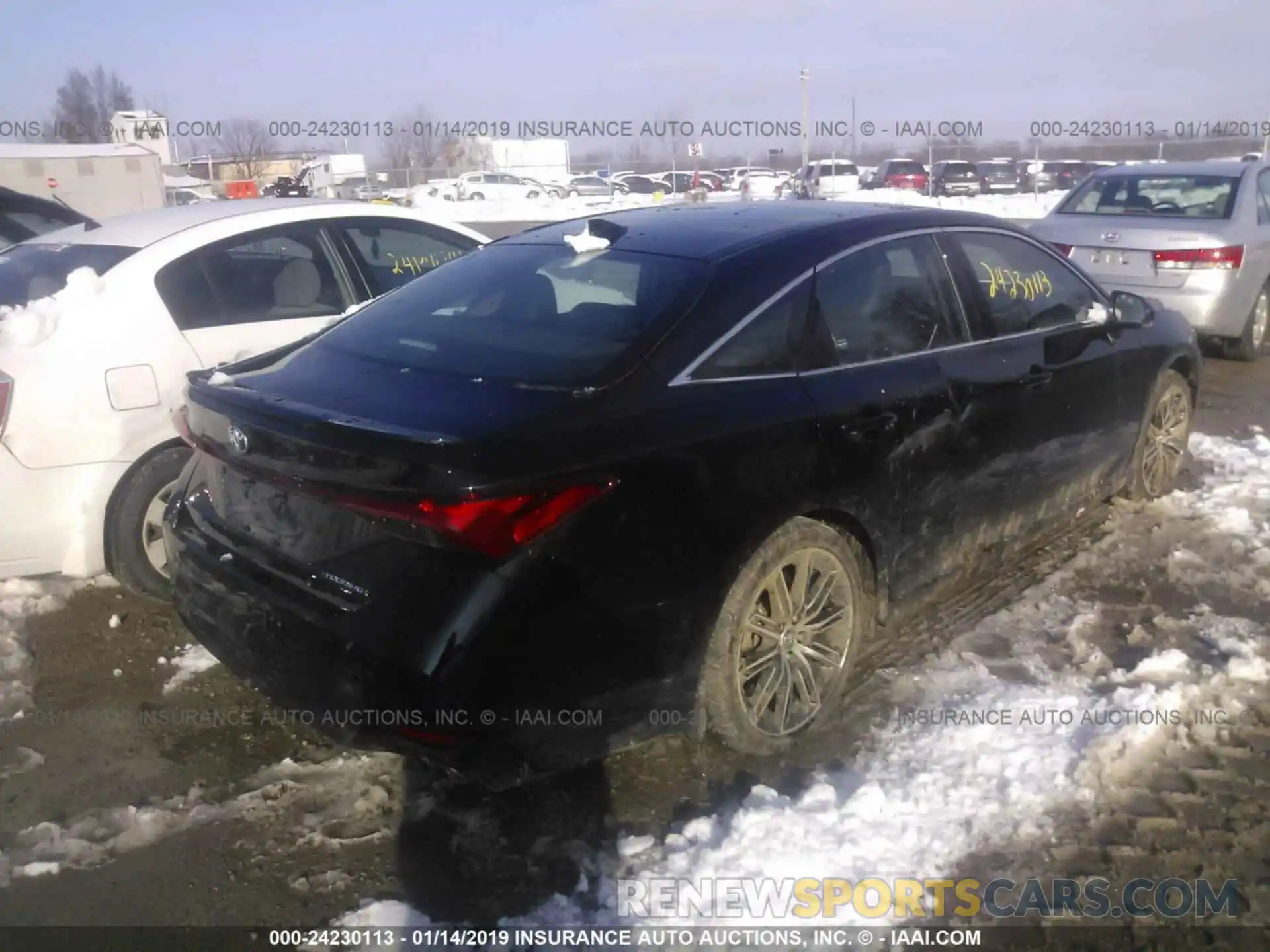 4 Photograph of a damaged car 4T1BZ1FB5KU015128 TOYOTA AVALON 2019