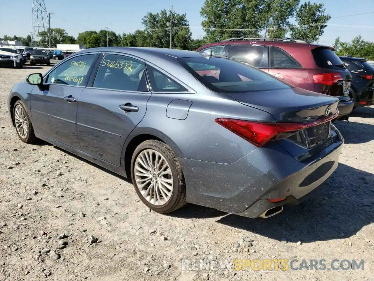 3 Photograph of a damaged car 4T1BZ1FB5KU015470 TOYOTA AVALON 2019