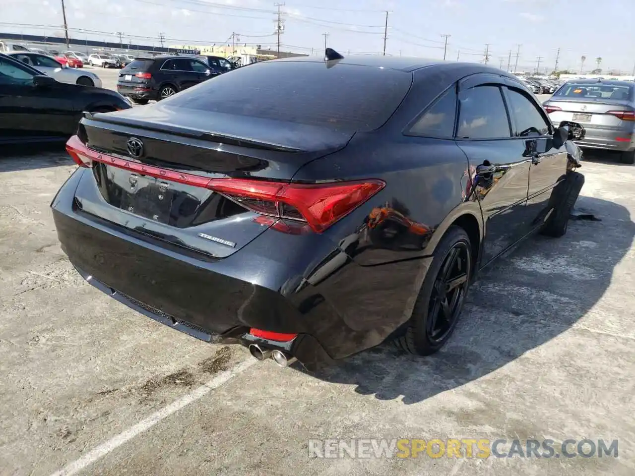 3 Photograph of a damaged car 4T1BZ1FB5KU017543 TOYOTA AVALON 2019