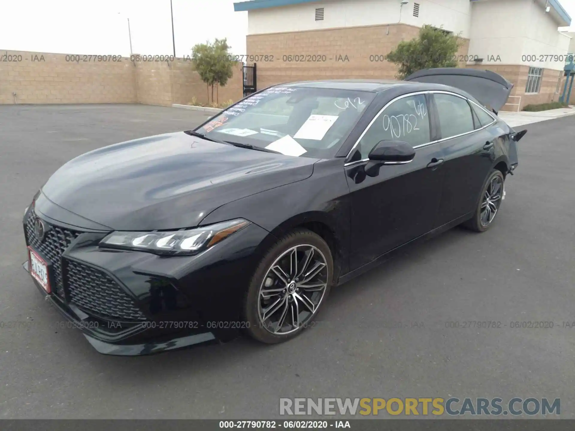 2 Photograph of a damaged car 4T1BZ1FB5KU028011 TOYOTA AVALON 2019