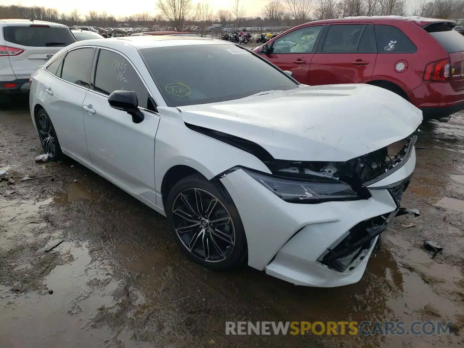 1 Photograph of a damaged car 4T1BZ1FB5KU031992 TOYOTA AVALON 2019