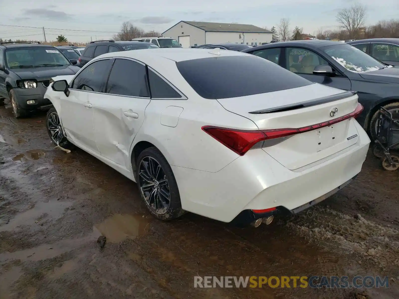 3 Photograph of a damaged car 4T1BZ1FB5KU031992 TOYOTA AVALON 2019