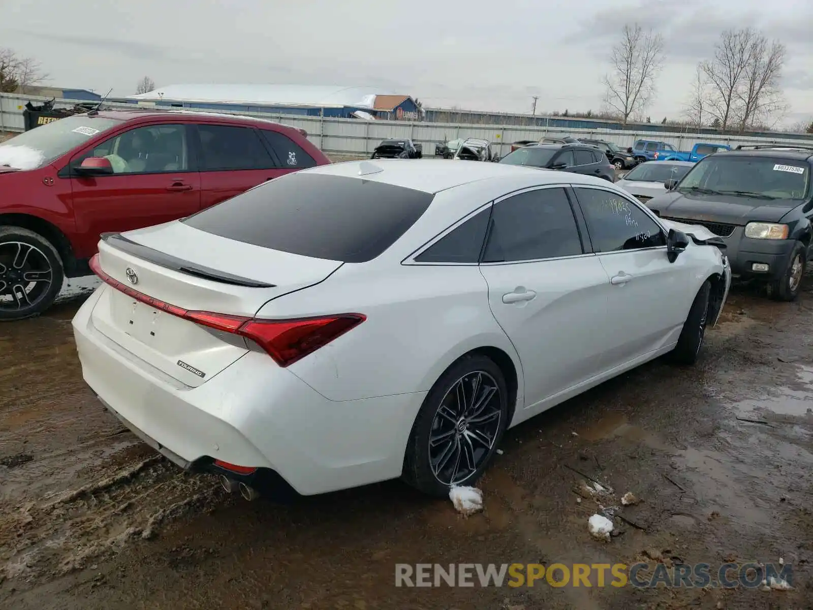 4 Photograph of a damaged car 4T1BZ1FB5KU031992 TOYOTA AVALON 2019