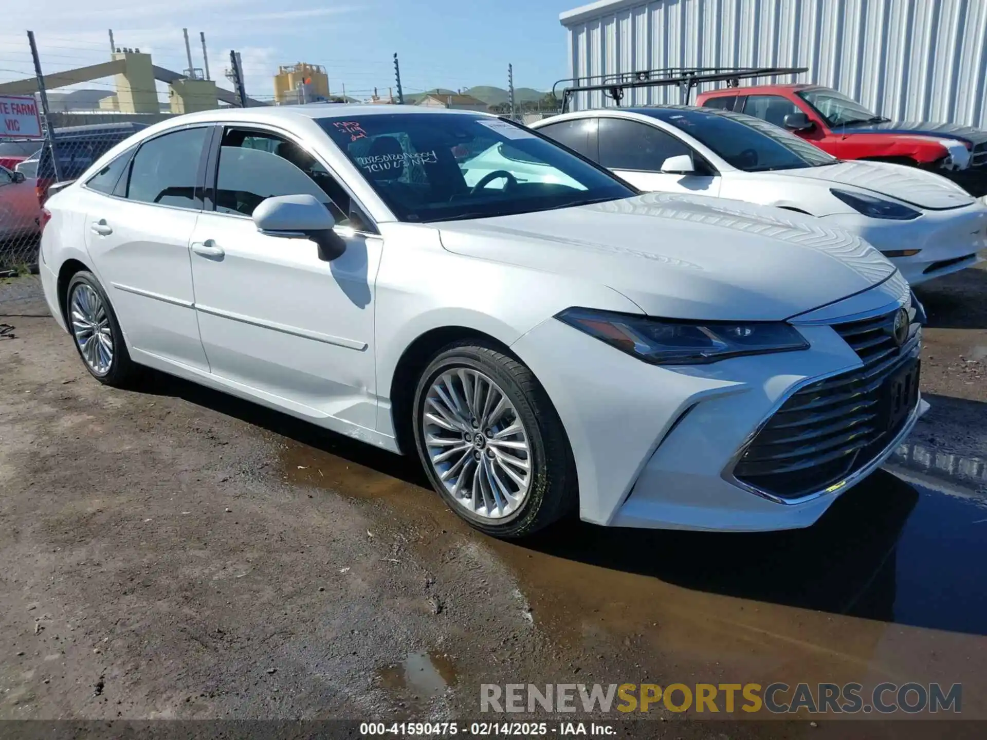 1 Photograph of a damaged car 4T1BZ1FB5KU032141 TOYOTA AVALON 2019