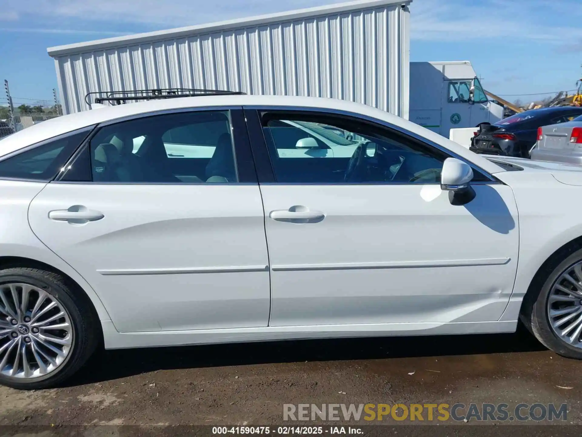 14 Photograph of a damaged car 4T1BZ1FB5KU032141 TOYOTA AVALON 2019