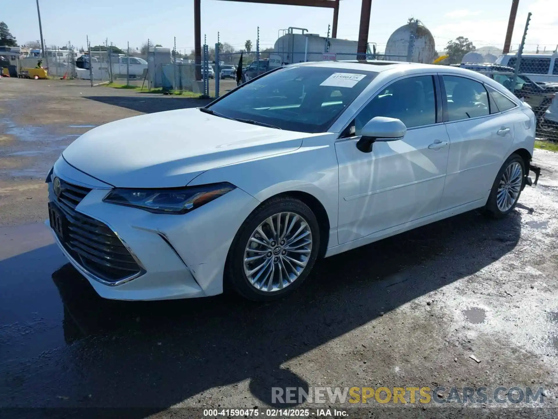 2 Photograph of a damaged car 4T1BZ1FB5KU032141 TOYOTA AVALON 2019