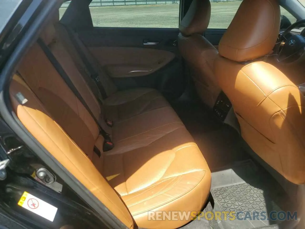 10 Photograph of a damaged car 4T1BZ1FB5KU032561 TOYOTA AVALON 2019