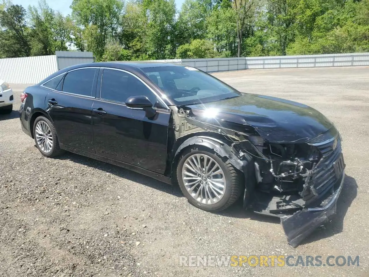 4 Photograph of a damaged car 4T1BZ1FB5KU032561 TOYOTA AVALON 2019