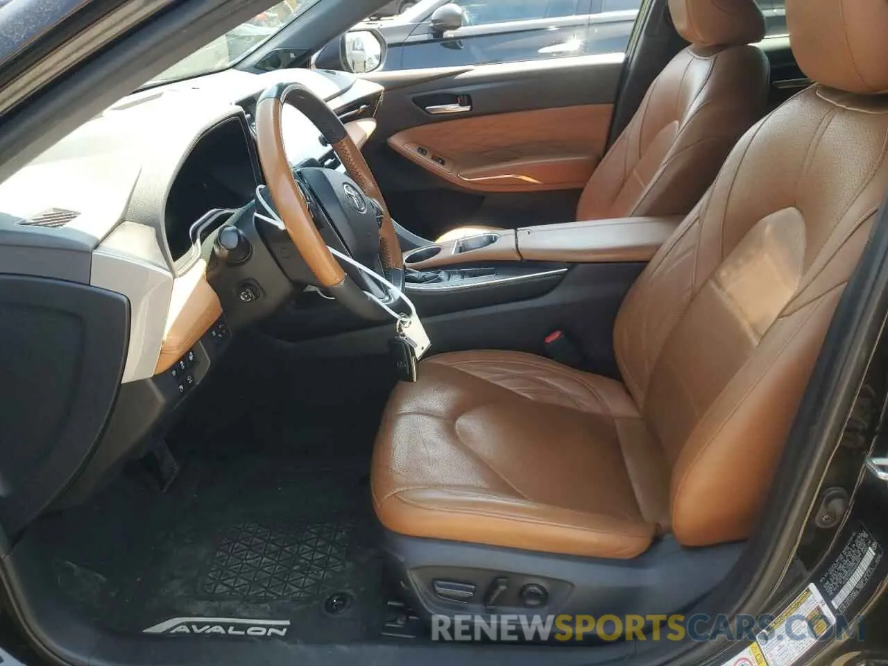 7 Photograph of a damaged car 4T1BZ1FB5KU032561 TOYOTA AVALON 2019