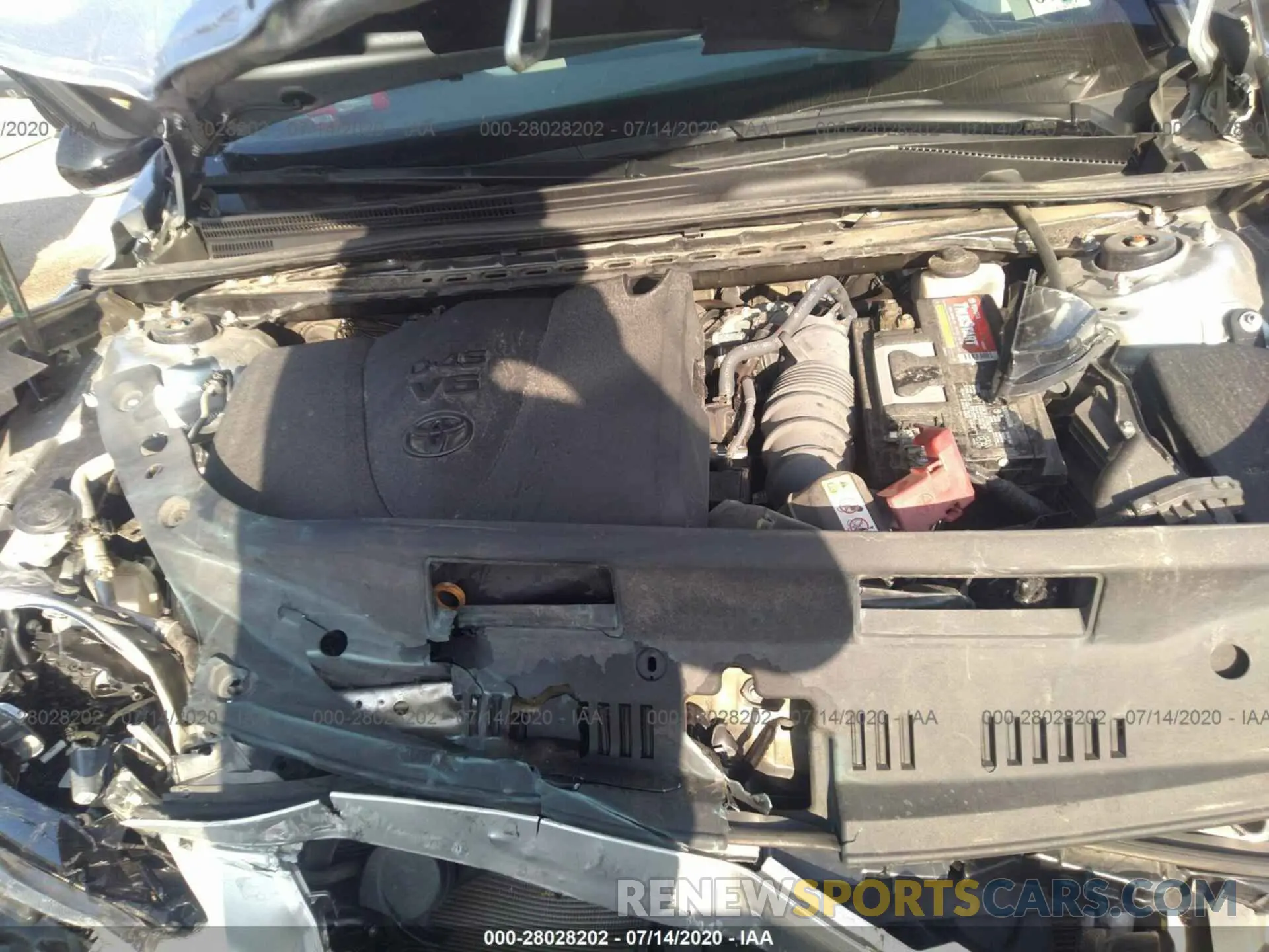 10 Photograph of a damaged car 4T1BZ1FB6KU003327 TOYOTA AVALON 2019