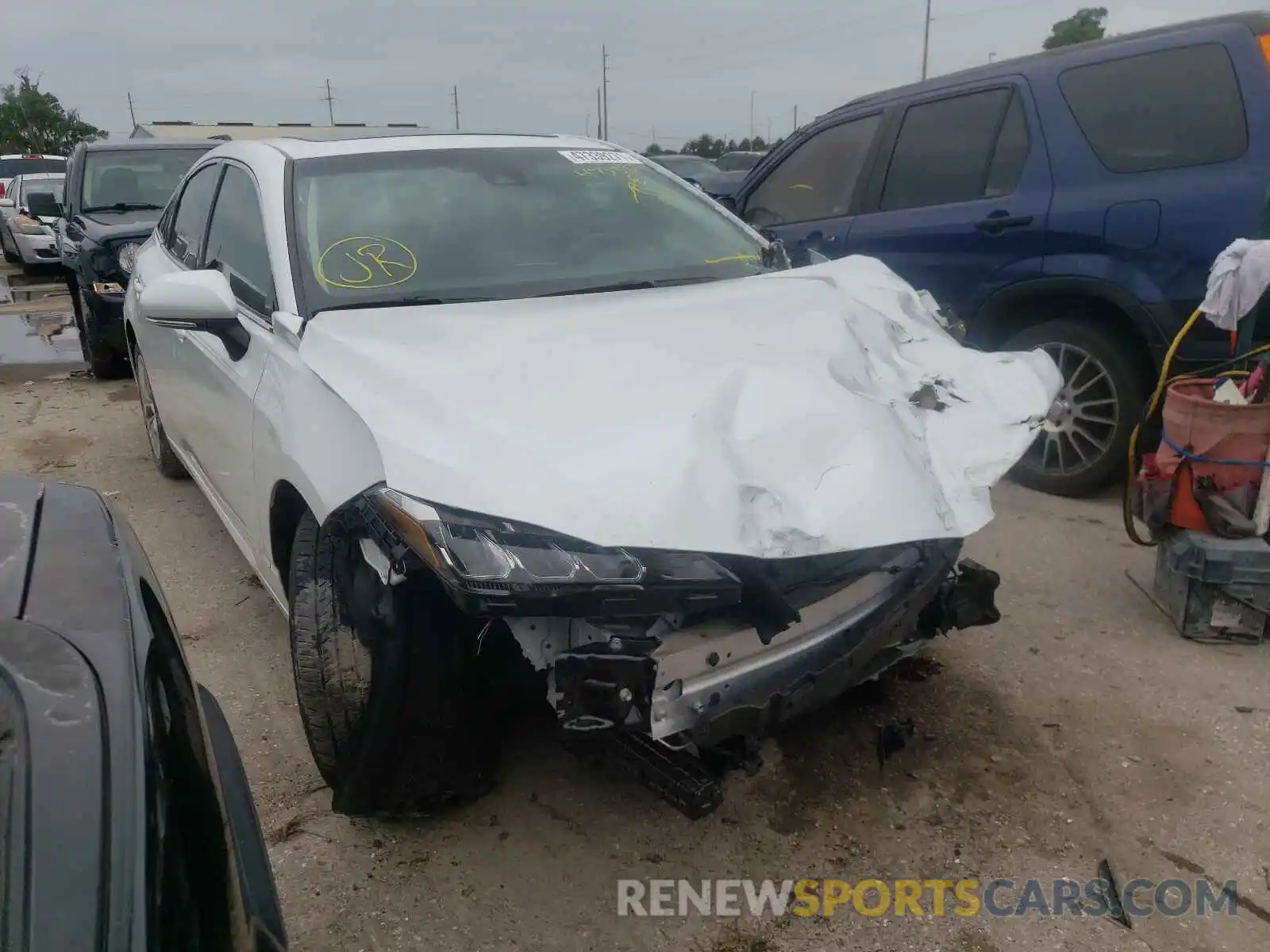 1 Photograph of a damaged car 4T1BZ1FB6KU003862 TOYOTA AVALON 2019