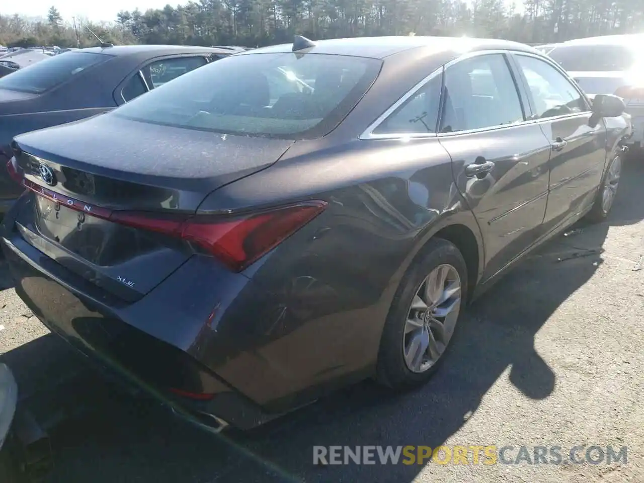 4 Photograph of a damaged car 4T1BZ1FB6KU003943 TOYOTA AVALON 2019