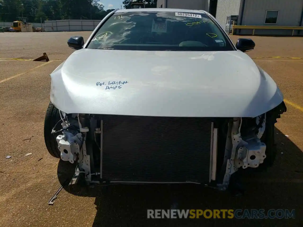 9 Photograph of a damaged car 4T1BZ1FB6KU005434 TOYOTA AVALON 2019