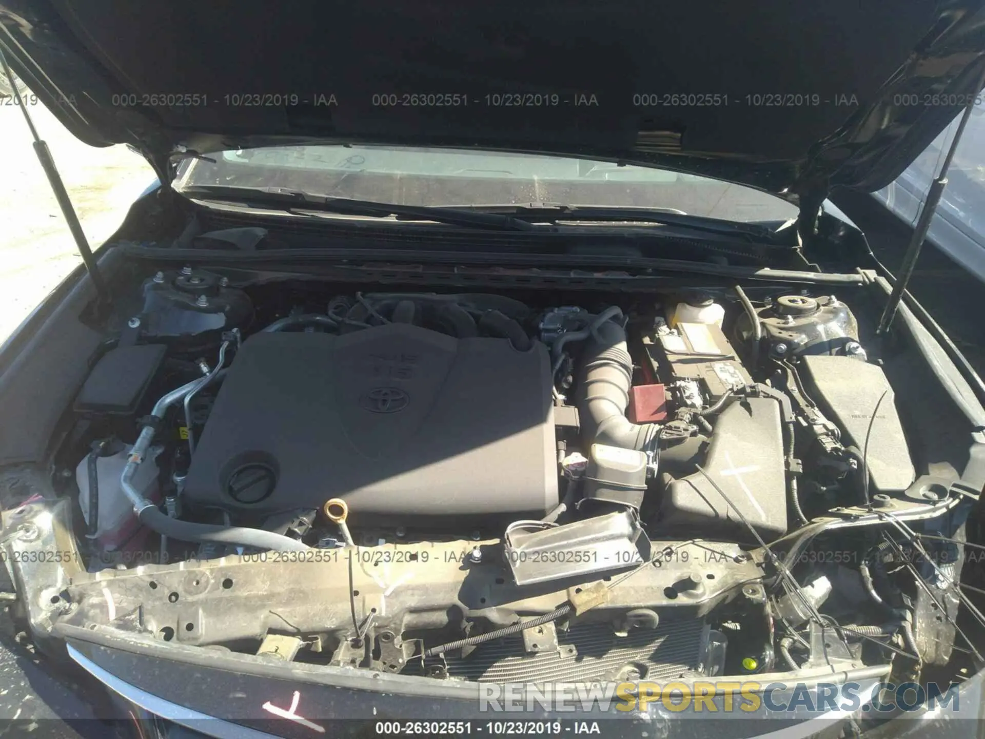 10 Photograph of a damaged car 4T1BZ1FB6KU007829 TOYOTA AVALON 2019