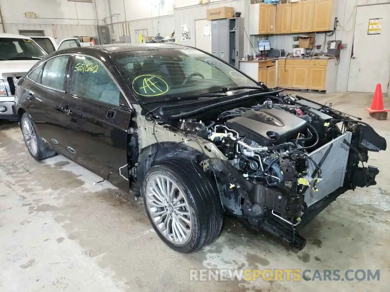 1 Photograph of a damaged car 4T1BZ1FB6KU009161 TOYOTA AVALON 2019