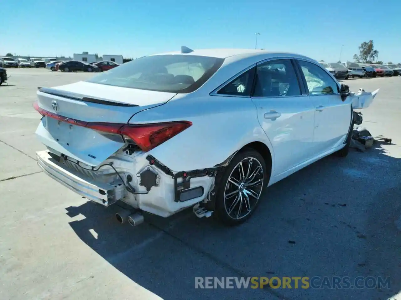 4 Photograph of a damaged car 4T1BZ1FB6KU012142 TOYOTA AVALON 2019