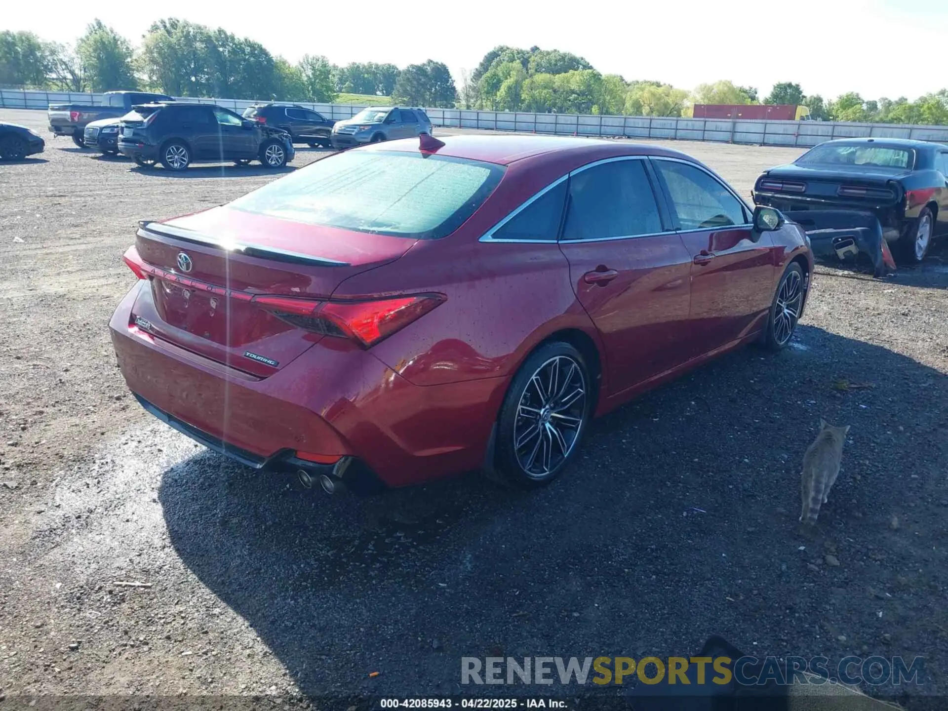 4 Photograph of a damaged car 4T1BZ1FB6KU013498 TOYOTA AVALON 2019
