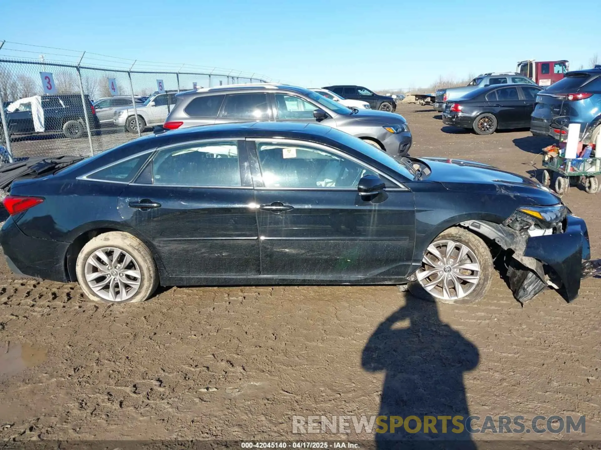 14 Photograph of a damaged car 4T1BZ1FB6KU013940 TOYOTA AVALON 2019