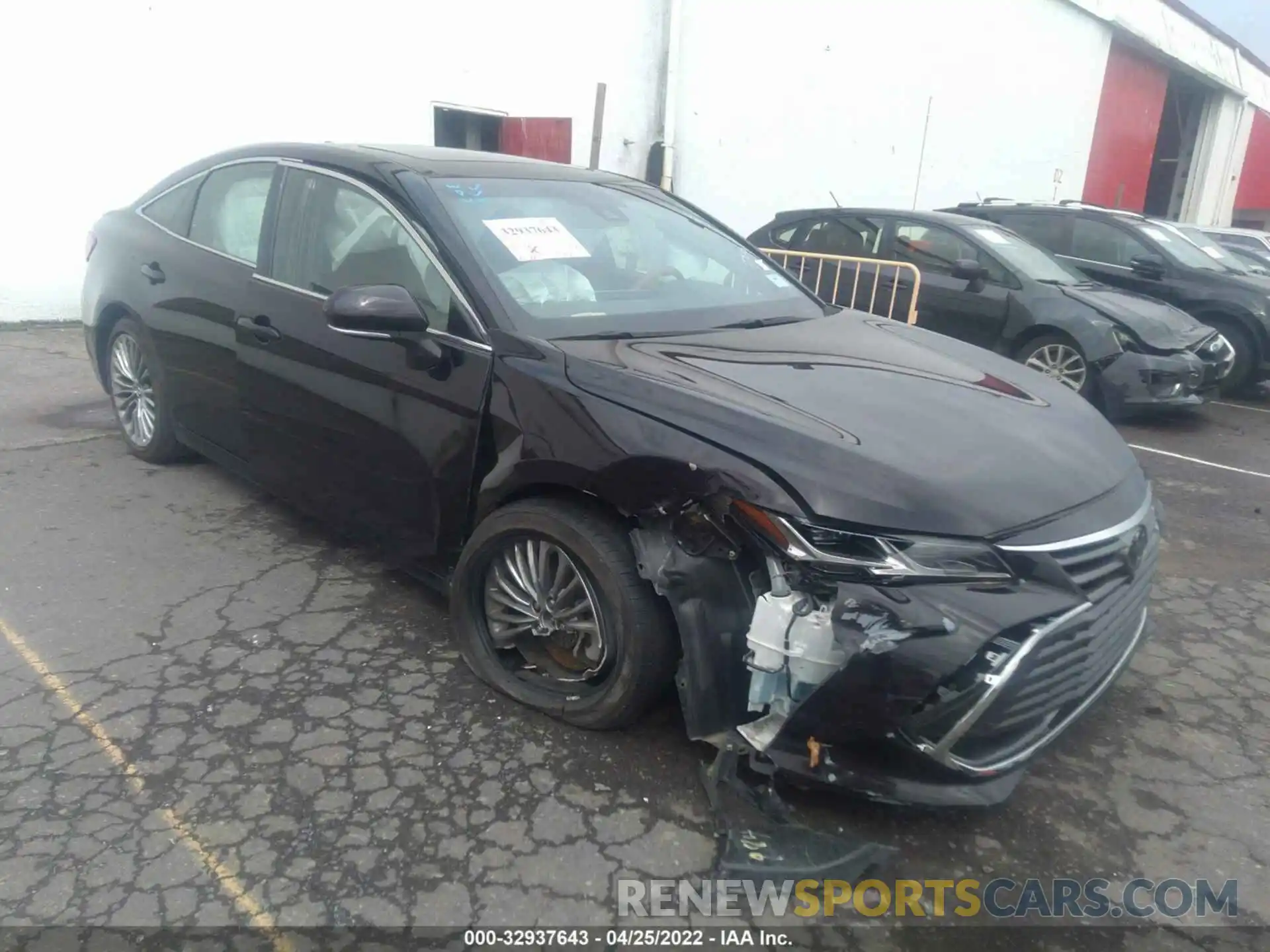 1 Photograph of a damaged car 4T1BZ1FB6KU016059 TOYOTA AVALON 2019