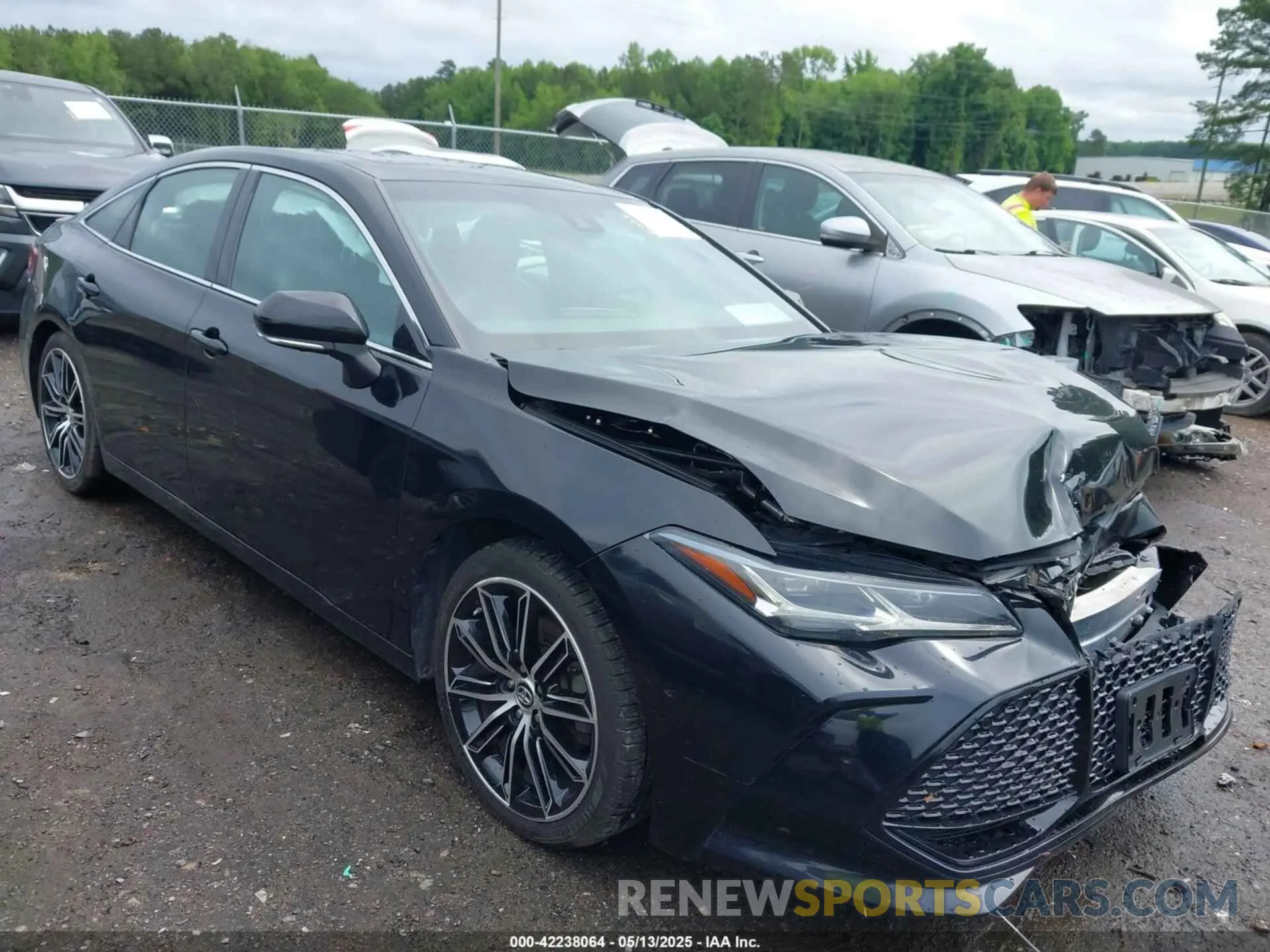 1 Photograph of a damaged car 4T1BZ1FB6KU018376 TOYOTA AVALON 2019