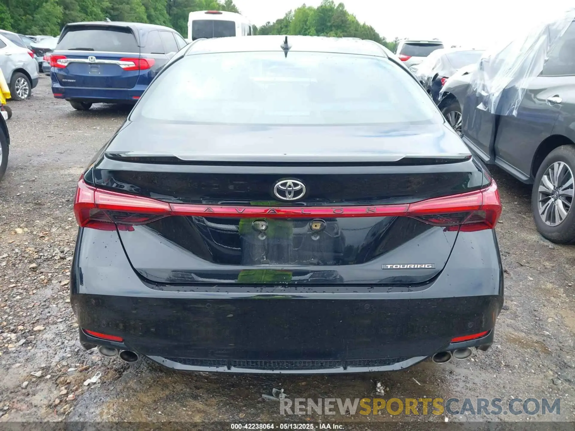 16 Photograph of a damaged car 4T1BZ1FB6KU018376 TOYOTA AVALON 2019
