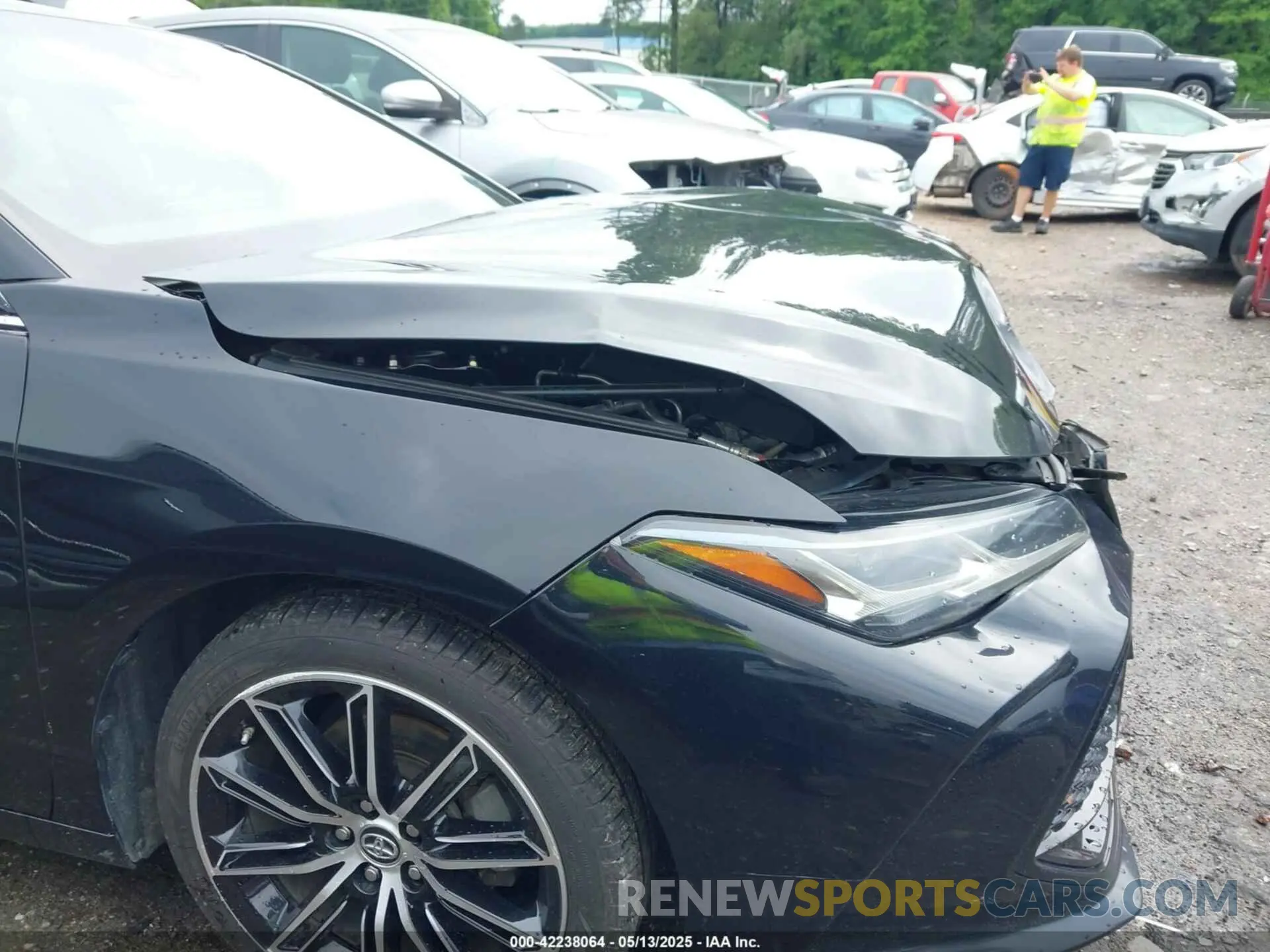 21 Photograph of a damaged car 4T1BZ1FB6KU018376 TOYOTA AVALON 2019