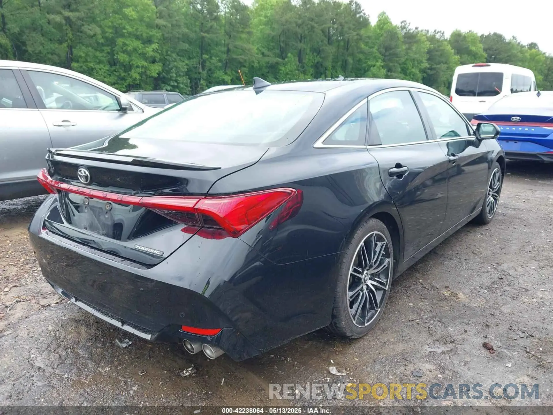 4 Photograph of a damaged car 4T1BZ1FB6KU018376 TOYOTA AVALON 2019