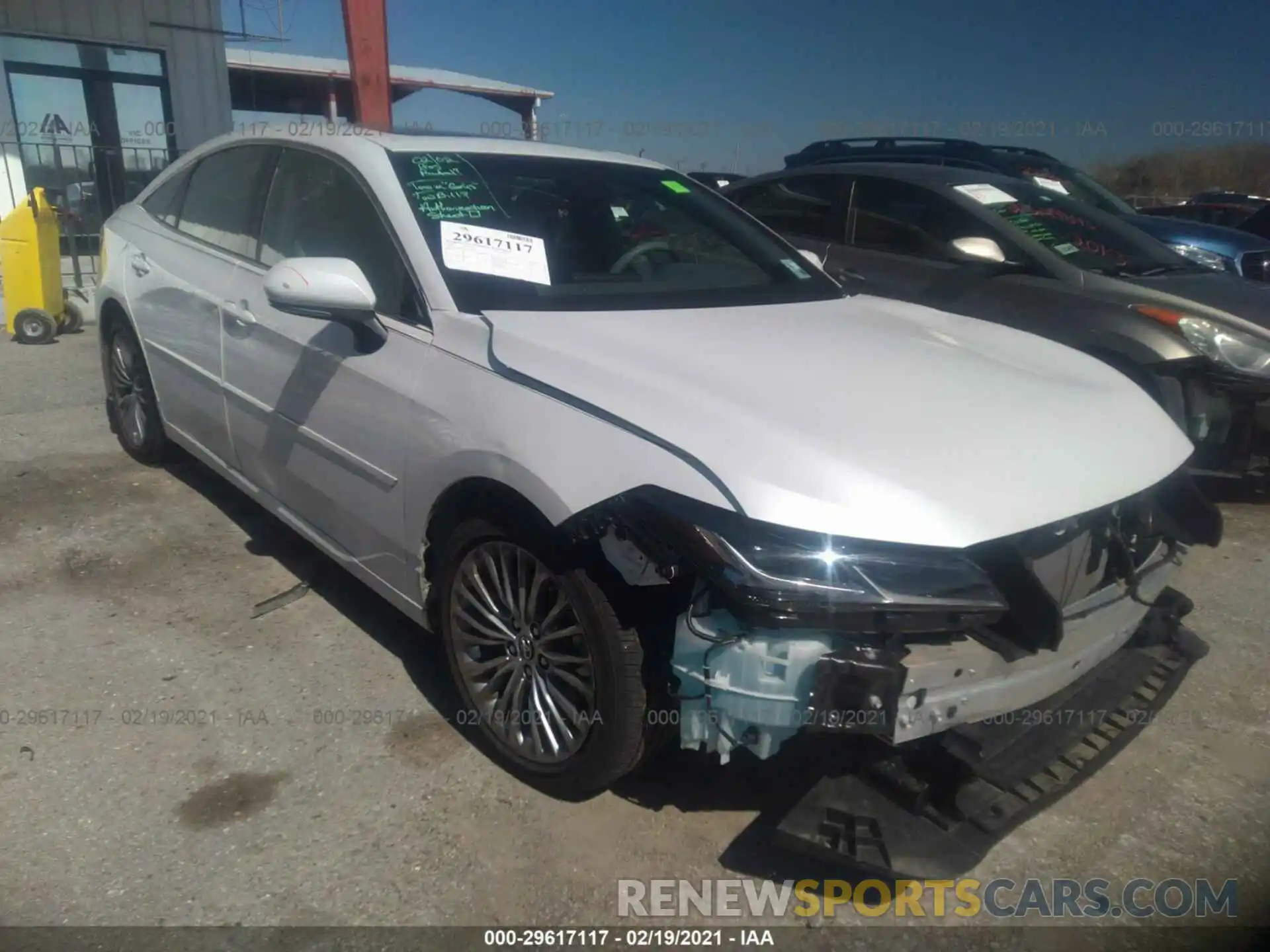 1 Photograph of a damaged car 4T1BZ1FB6KU019141 TOYOTA AVALON 2019