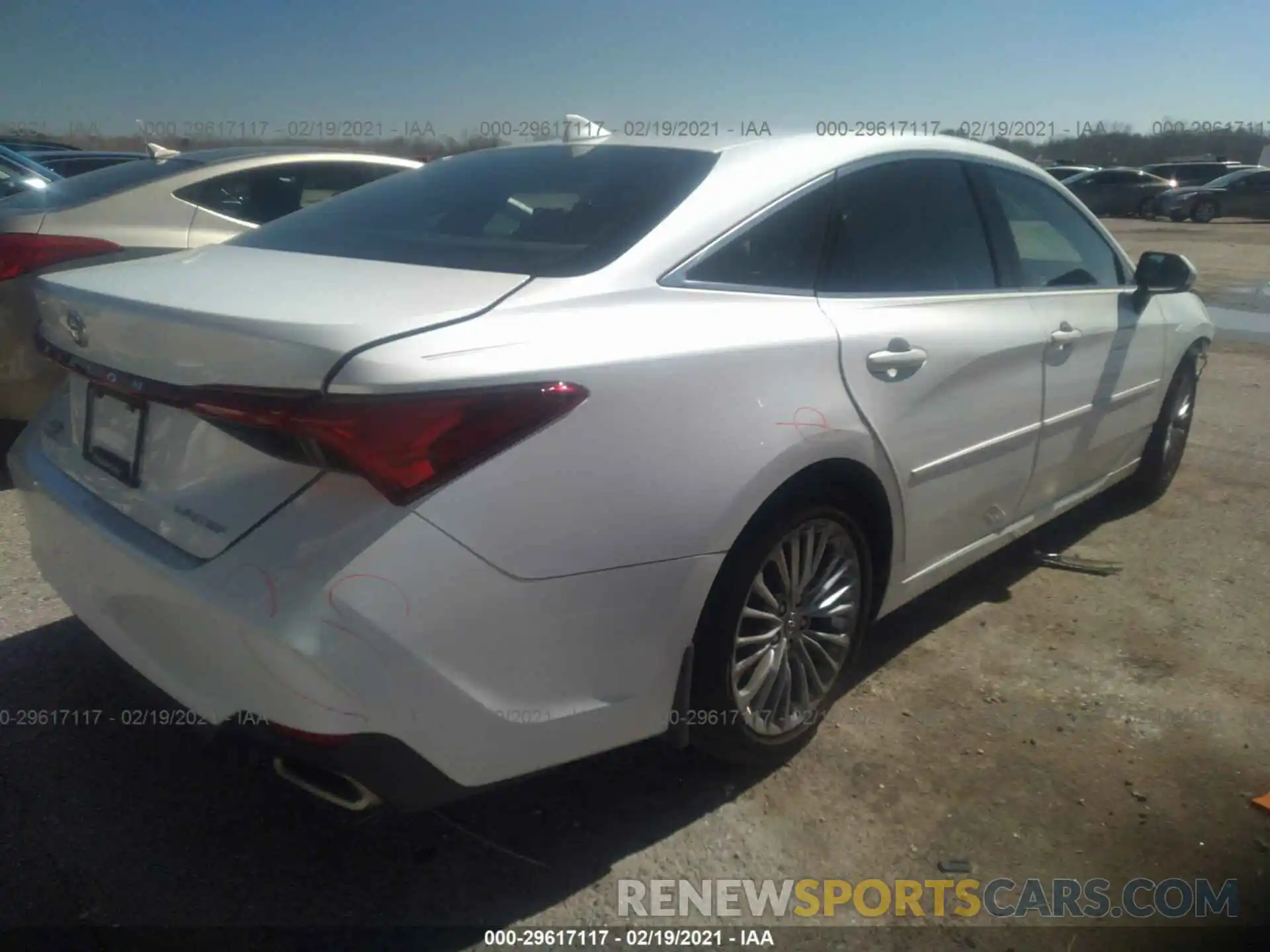 4 Photograph of a damaged car 4T1BZ1FB6KU019141 TOYOTA AVALON 2019