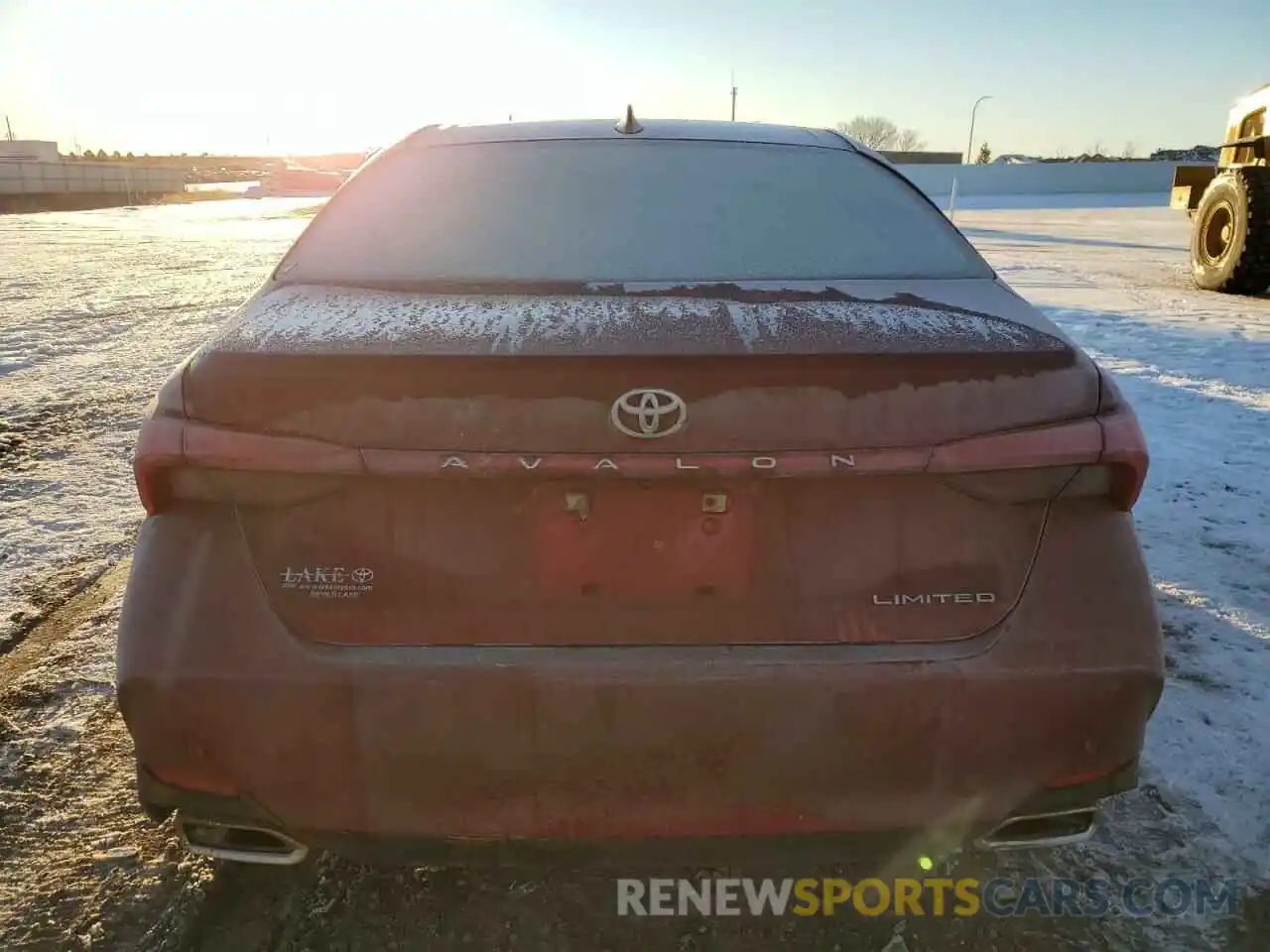 6 Photograph of a damaged car 4T1BZ1FB6KU019415 TOYOTA AVALON 2019