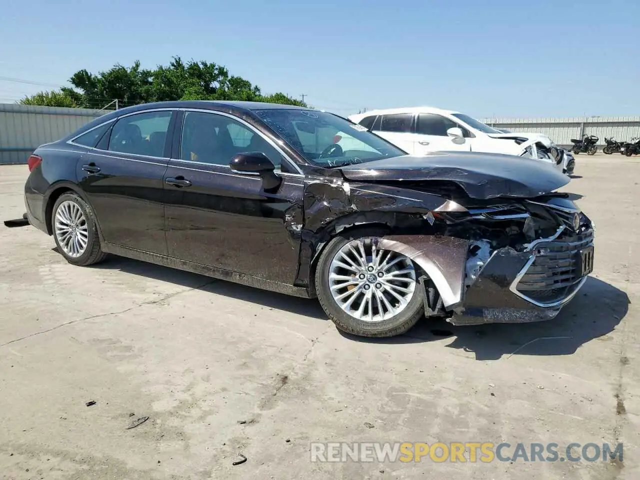 4 Photograph of a damaged car 4T1BZ1FB6KU019480 TOYOTA AVALON 2019