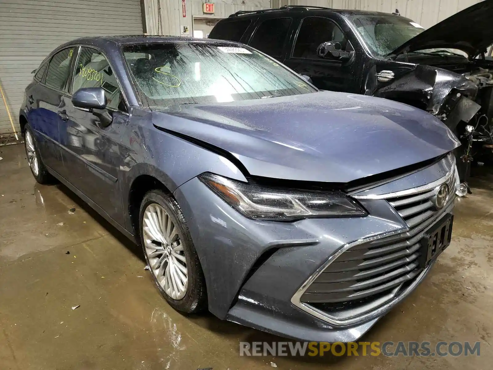 1 Photograph of a damaged car 4T1BZ1FB6KU020645 TOYOTA AVALON 2019