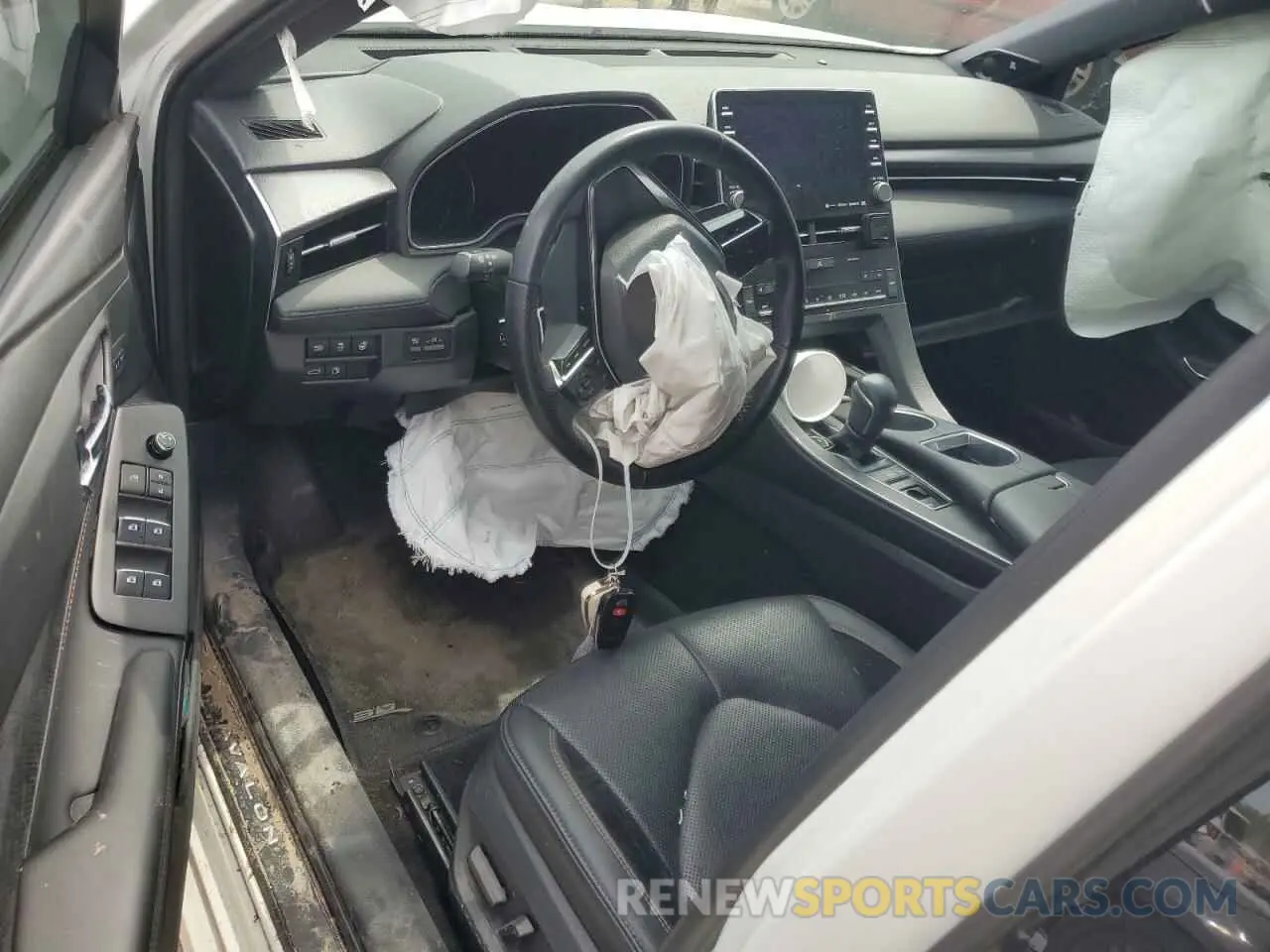 8 Photograph of a damaged car 4T1BZ1FB6KU023061 TOYOTA AVALON 2019