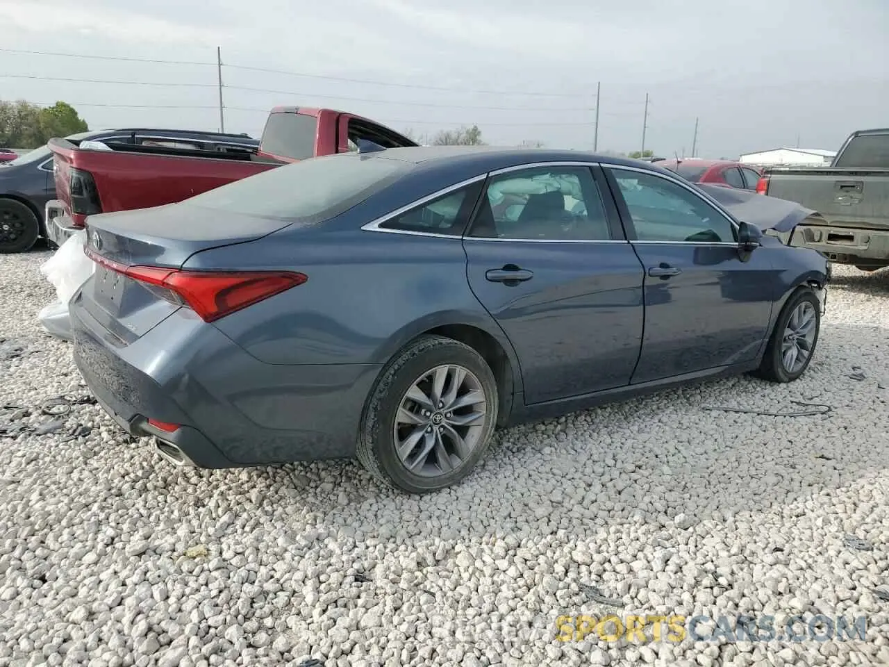 3 Photograph of a damaged car 4T1BZ1FB6KU028700 TOYOTA AVALON 2019