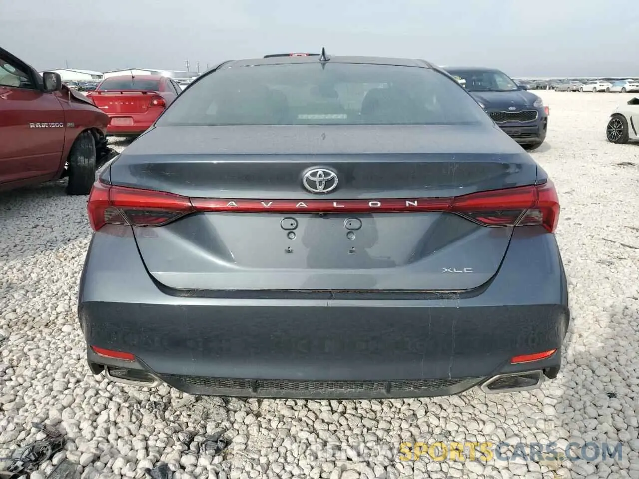6 Photograph of a damaged car 4T1BZ1FB6KU028700 TOYOTA AVALON 2019