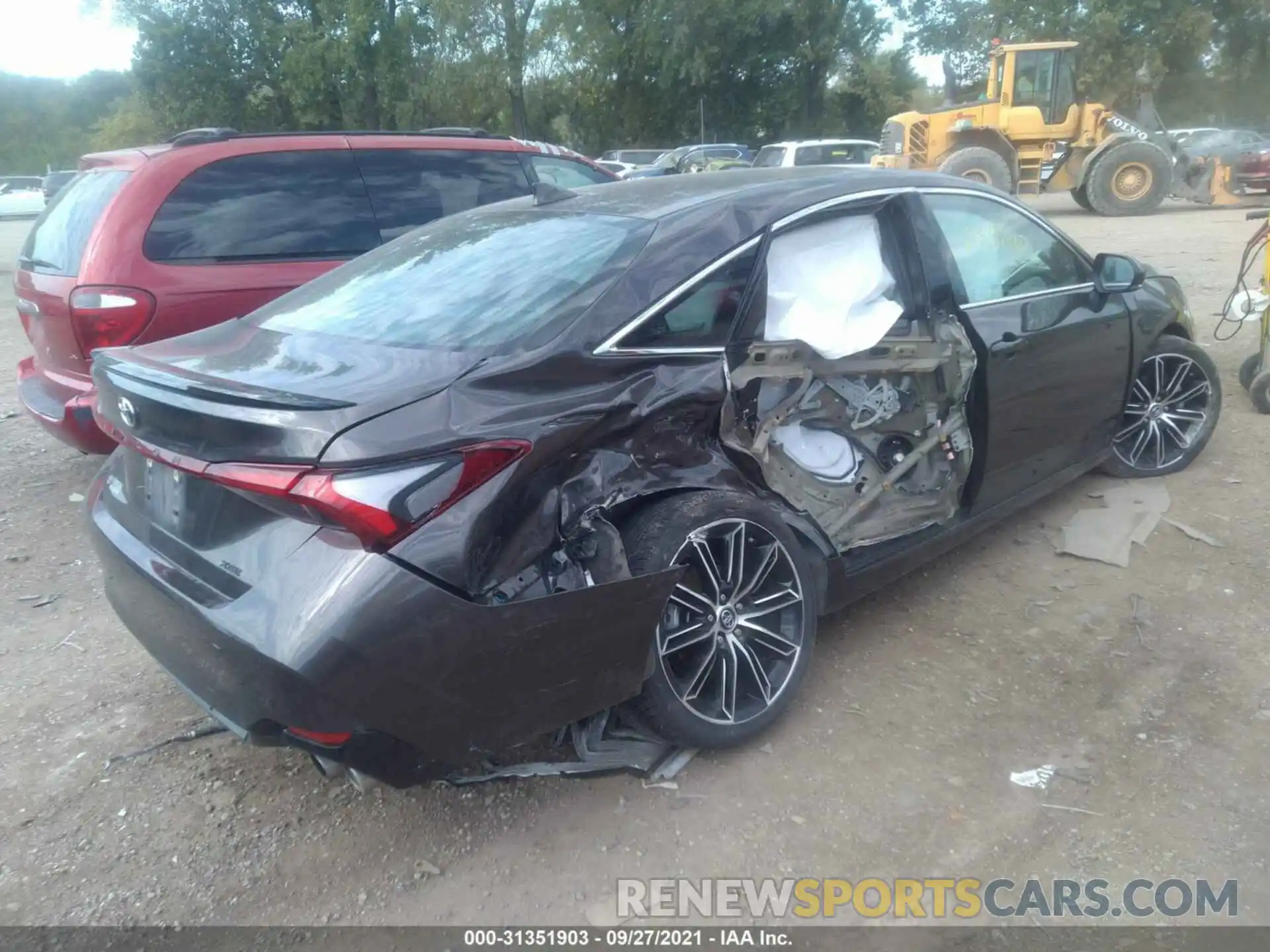 6 Photograph of a damaged car 4T1BZ1FB6KU037848 TOYOTA AVALON 2019