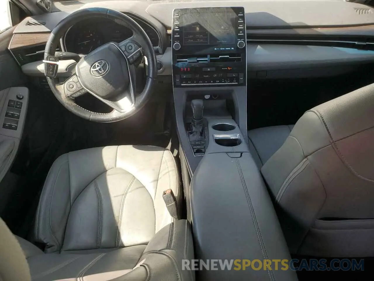 8 Photograph of a damaged car 4T1BZ1FB7KU006611 TOYOTA AVALON 2019