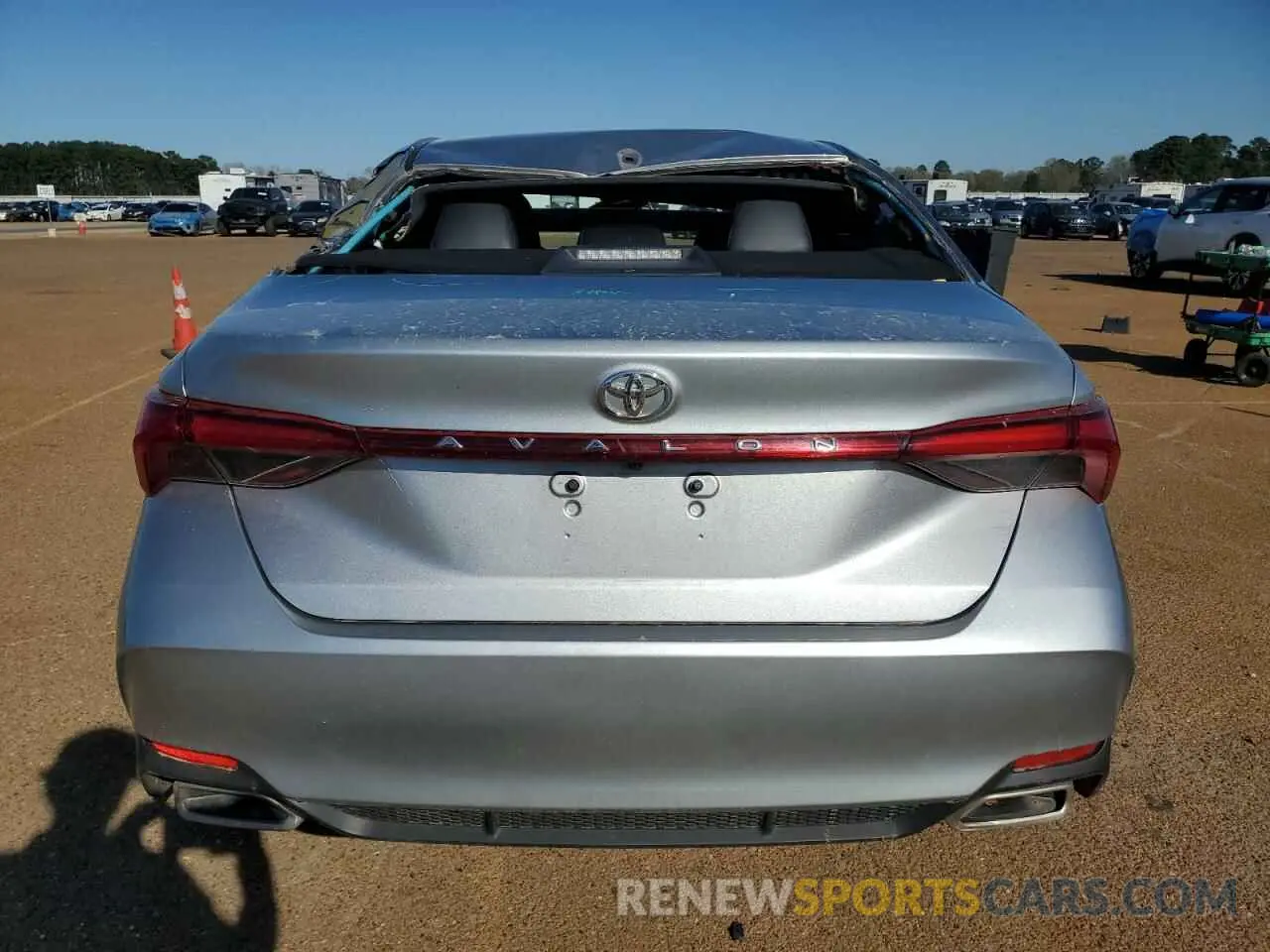 6 Photograph of a damaged car 4T1BZ1FB7KU007094 TOYOTA AVALON 2019