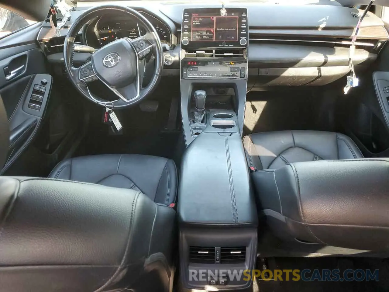 8 Photograph of a damaged car 4T1BZ1FB7KU007094 TOYOTA AVALON 2019